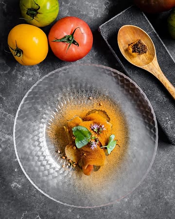 Dorade, tomates, sarrasin

#PrécédentMenu #gastronomy #gaultetmillaubelgium #woluwe #brussels #byebyesummer