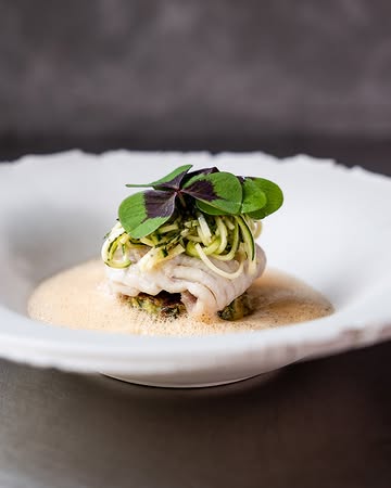 Chez Coquum, les assiettes, contenants et autres supports ont toutes les importances: ils racontent également le plat et tout comme le dressage se veulent naturels, de formes organiques et tout en volume!
Vous aimez ?

#natural #mineral #tableware #beauty #gastronomy #brussels