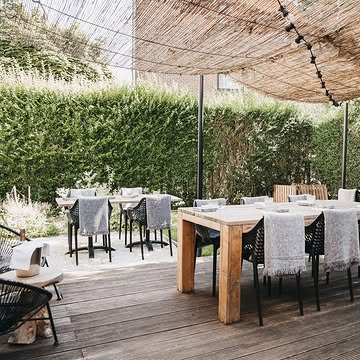 ☀ Ouverture certains samedis soirs! ☀
Suite aux nombreuses demandes et pour vous permettre de profiter davantage de notre beau jardin, nous ouvrirons certains samedis soirs !!!
Les 2 premières dates sont connues:
- samedi 14 juin
- samedi 5 juillet
😉 D’autres dates suivront
👉 Réservation sur notre site https://www.coquum.be/