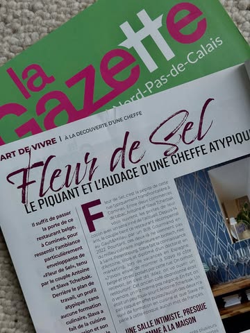 🤩 Nous sommes très heureux de partager un bel article consacré à Fleur de Sel dans La Gazette Hauts-de-France 🇫🇷

🙏 Un grand merci à Amandine Pinot pour son regard attentif et son écriture sensible, qui mettent en lumière notre maison et notre travail 😍

Cette reconnaissance nous touche profondément et nous encourage à poursuivre notre engagement pour une cuisine sincère, de saison et pleine d’émotions. ❤️

📖 L’article est à découvrir dans le magazine d’Octobre 2025.

📸 @heleta_photography

🗞️ @lagazettenpdc

#fleurdeselcomines #belgianrestaurant #gastronomie #lagazette #belgianchef #ladychef #dreamteam