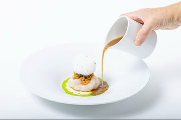 Bonjour, nous avons deux tables qui ont désisté ce dimanche 08/02 à midi pour ceux qui désirent passer un moment en amoureux ou en famille,
085255555
arabelle.be