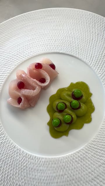 Bonsoir, désistement de dernière minute pour ce samedi 16, une table de deux personnes, pour les amateurs de gastronomie et de dernière minute. Vous pouvez réserver aux 085/25 55 55. ￼