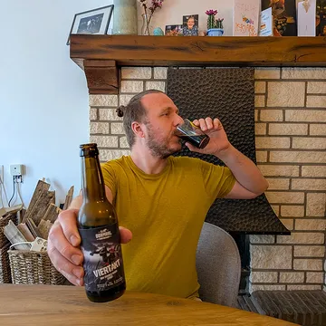 🔸️Hof ten Dormaal 🇧🇪
🔸️Viertakt
🔸️Double Mash Stout
🔸️9%
🔸️Leuven Craft Beer Fest 2026
—
Pouring pitch black with a dense mocha-coloured head, this Double Mash Stout immediately announces itself before you've even taken a sip.

The aroma is deep and layered. Fresh espresso, dark chocolate and roastedmalts, followed by subtle notes of caramel and dark fruit.

Rich and full-bodied without becoming heavy.

Roasted coffee and bitter chocolate lead the way, while hints of toffee, molasses and dried figs add depth underneath. The double mash process gives the beer an intense concentration of flavour and a velvety texture that coats the palate beautifully.

Despite the richness, everything stays in balance. The bitterness cuts through the sweetness just enough, leaving a dry, warming finish that invites another slow sip.

*Viertakt* works because it understands what a great stout should be: bold, complex and comforting, without ever feeling overdone.

This isn't a pastry stout loaded with extras.

It's a stout built on malt, patience and craftsmanship. right at the farm itself.
—

🍺 **About the Brewery:**

Hof ten Dormaal isn't just a brewery; it's a working farm where brewing starts in the fields.

The Janssens family grows its own barley and hops, malts its own grain and brews with a strong focus on sustainability and circular production. That farm-to-glass philosophy gives their beers a real sense of place and authenticity.

Big flavours. Honest ingredients. No shortcuts.
Ofcourse we all heard the tumors that they brewery went bankrupt. Luckely they doen't. Jef choose to step out of the brewery to focus on other things while André and Dries take over brewing together with Running their farm.
—

🍻 **See you at Leuven Craft Beer Fest:**

This year, Hof ten Dormaal will be pouring their beers at Leuven Craft Beer Fest in HAL 5.

With more than 150 beers on offer and a carefully curated selection of Belgian and international breweries, it's shaping up to be one of the highl