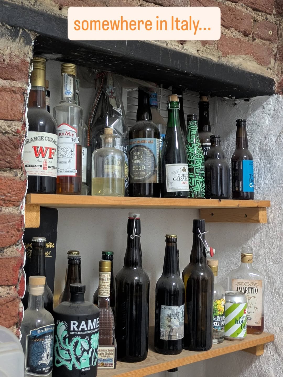 At least the bottle is in some good company...
#hoftendormaal #oakagedbeer #craftbeer