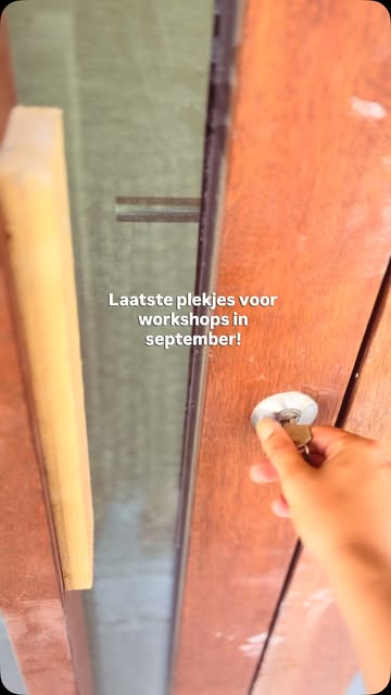 BIJNA!!!!!!! Nog even knallen en onze workshops gaan door op onze nieuwe workshoplocatie. Ondertussen is september bijna uitverkocht. Laatste plekjes: zachte luxe workshop, zondag 13 september en zuurdesempizza workshop op zondag 20 september. Check onze website voor de uren en meer data in oktober en november. Binnenkort komt ook december online 🧡