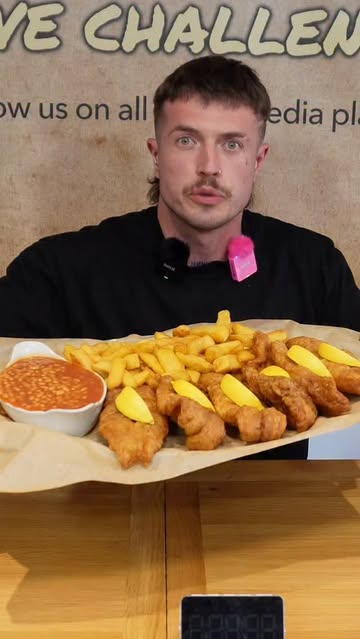 3KG fish and chips challenge😱🐟 Gratis al het lukt... anders £50 betalen😱😮‍💨|publiciteit Eigen pickles mee van @campsfood 🤤 Fun fact: pickles kunnen effectief de vertering helpen 😱#food #foodchallenges #eatingcompetition #freetzak #eten