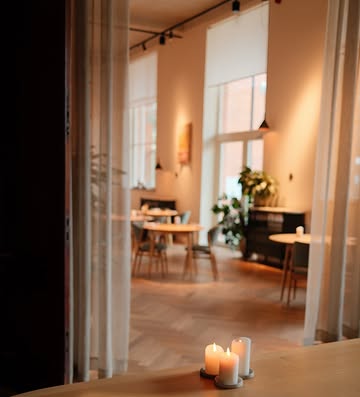 50 shades of light at @neon.restaurant

#interior
#restaurant