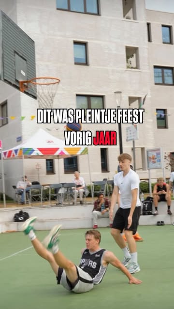 We tellen af naar zondag 30/8, dan is het finale van de King Of The Court series op de Green Court!

Dit is maar een klein onderdeel van Pleintje Feest. Ook zal er een 1v1 toernooi zijn, komen er verschillende artiesten en zal er eten en drinks zijn ondersteund door @fenics.leuven en @barstan

We zoeken hiervoor ook nog een videograaf, ken of ben jij die persoon? DM ons dan!

Er komen nog enkele surprises aan!! Dus volg onze socials om up to date te blijven 🙏

#leuven #3x3 #basketball #baller #highlights