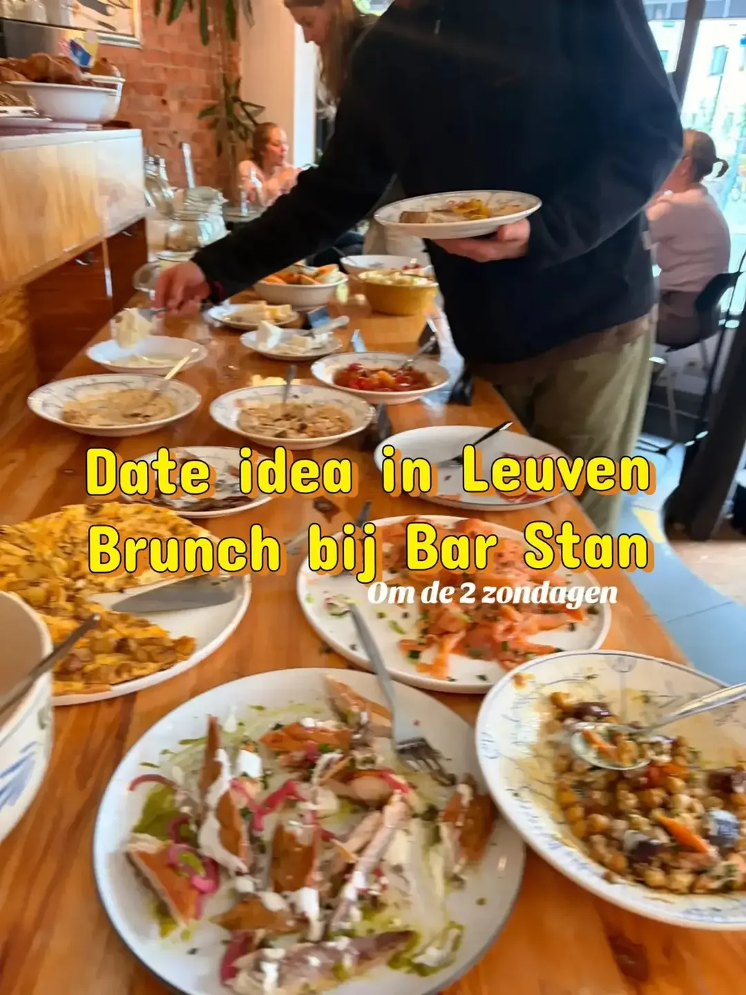 Date idea in Leuven? Zet Bar Stan op je lijstje. 🍳☕
Om de twee zondagen schuif je hier aan voor een uitgebreide brunch om te delen, ideaal voor een gezellige zondag samen.

Zou jij hier brunchen?

#Leuven #BrunchLeuven #BarStan #DateIdea #RestaurantsBelgie