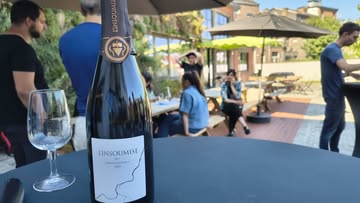 Vin de Liège était à @lamenuiserieliege avec le support de @@atable.liege pour une dégustation festive. Vu le succès on remettra cela... Formule simple : un jeudi, une dégustation gratuite de vin, d'excellentes tapas , de la musique ... et vous !