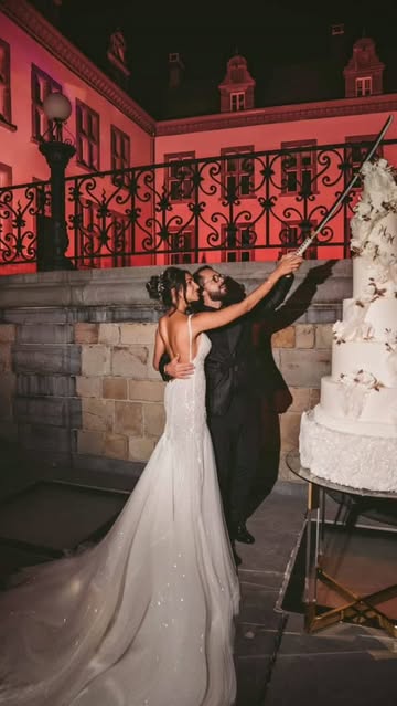Vous aimez ce genre de photos ? Alors vous êtes au bon endroit. 🤍📸

Quelques instants du magnifique mariage de Magda & Maxime au Château de Mirwart, un lieu absolument magique pour célébrer une histoire d’amour. ✨

Des émotions, des regards, des éclats de rire et des moments spontanés… exactement tout ce que j’aime raconter à travers mes images.

Une journée imaginée avec Ma Plus Belle Histoire – Event & Wedding Planner. 🤍

Parce que vous méritez bien plus que de simples photos de mariage.
Vous méritez des images exceptionnelles, à la hauteur de votre histoire. ✨📸