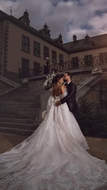 Magda & Maxime 🤍

Wedding Planner @mpbhistoire
Venue @chateaudemirwart
Photography @valentinagagarinaphotography
Videography @vlrfilms
Flowers @post.chantal
Table setting / Concept @eland.be
Catering @jml_concept