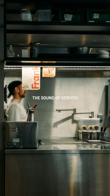 Turn sound on 🔉

Het geluid van een keuken die doet wat ze moet doen. Dat is waar wij elke dag aan bouwen: professionele keukens die het verschil maken tijdens de service.

Project: @frank.brussels , Brussel.