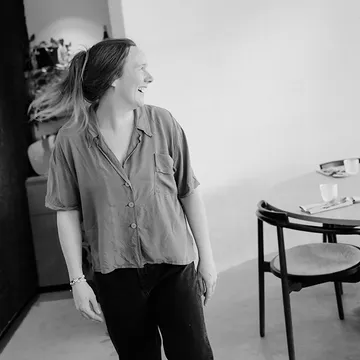 Petrichor, bij Seth en Joke.

Gedreven door een passie voor koken en gastvrijheid ontvangen we jullie steeds met open armen in & aan onze keuken. We nemen jullie mee in een verrassend tasting menu vol wilde en minder gekende smaken.

Kom mee genieten van een (h)eerlijke avond!

📸 @biestbeeld

#gent #restaurant #lokaal #duurzaam #diner