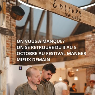 🌱 Et si, pour Manger Mieux Demain, on commençait par comprendre… avant même de goûter ?

Notre alimentation est au croisement de tellement d’enjeux : climat, agriculture, biodiversité, gaspillage, sols, ressources, accessibilité…

S’il y a bien une chose dont nous sommes persuadés : la transition alimentaire ne se fera pas uniquement avec des chiffres, des rapports ou des injonctions.

Elle doit aussi être comprise, expérimentée et désirée.

C’est pourquoi nous participons pour la deuxième année consécutive à Manger Mieux Demain, du 3 au 5 Octobre, de deux manières :

🧩 Comprendre, à travers des ateliers de la Fresque de l’Alimentation pour découvrir collectivement ce qui se cache derrière nos assiettes et identifier les leviers qui permettent de faire évoluer notre système alimentaire.

🌿 Goûter, à travers des dégustations autour du végétal, des saisons, de la fermentation et surtout… du plaisir.

Quelle joie de découvrir de nouveaux ingrédients, de nouvelles techniques, de nouvelles saveurs et de nouvelles manières de cuisiner!

Et imaginer ensemble ce que nous avons vraiment envie de mettre dans les assiettes de demain. 🌍🌱

Le week end sera riche en animations pour petits et plus grands! Les places partent vite!

Lien pour les inscriptions sur la page de @manger_mieux_demain en Bio !

Hate d’y retrouver les amis @oriri.food @oxaliscuisinevg @hors_champs @natornot_vinnature @matieres_premieres_ @maison_lieu_de_partage @la_grappe_d_or_arlon @damienbouchery @maloma.comptoir @airdutemps_belgium @bargebrussels @humushortense @toma_liege @capucineatable @biowalloniehoreca

#AlimentationDurable #CuisineVegetale #SustainableFood