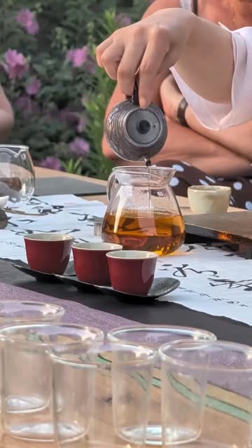 Thank you so much to two wonderful ladies @ann.vansteenkiste and @ktea_organic for this magical tea evening!

#oolongtea #organictea #teacurious #teadegustation