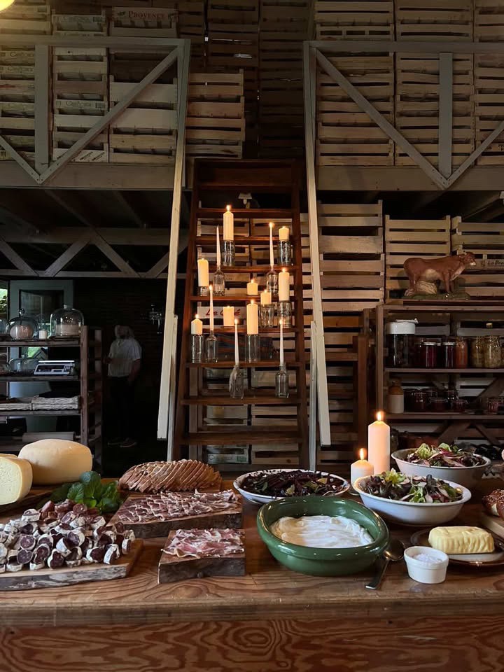 De eerst keer zit er op! Wij hebben er echt zo van genoten!! Tot de volgende keer? —>Meer info voor onze volgende tafel volgt snel! Liefs Ida & Ella 🌞