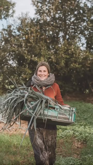 Maak het je tijdens de feestdagen zo makkelijk of moeilijk als je zelf wil, als de basis goed zit, wordt het sowieso heerlijk! 🌲😋

Een goeie basis, begint voor ons met goeie producten. Goed voor jou, goed voor de natuur en goed voor de boer die ervan leeft.

Fijne feesten!

📷 @tinicleemput