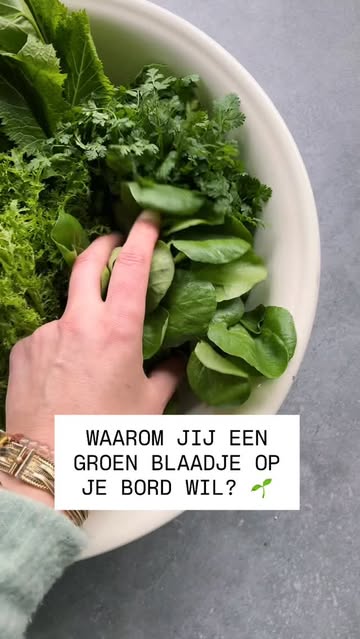 OMDAT JE LIJF ERNAAR SNAKT. 🙃

Neen, de winter is nog niet voorbij.
Ja, de laatste loodjes wegen het zwaarst.

En net nu zijn ze er weer: DE GROENE BLAADJES!

Bomvol vitamines en mineralen.
Bomvol smaak en leven.

Daarom doen we in maart een maand lang van

🌱 GROENE BLAADJES CHALLENGE 🌱

Elke dag een flinke portie groen blad op je bord en voor je het weet is het lente. 🌸🌞

Wat zit er allemaal in de CHALLENGE? 🍽️🌱🧑🏻‍🍳

🌱de enige echte groene-blaadjes-kookwijzer
🌱de groene-blaadjes-webinar met Q&A
🌱de onmisbare groene-blaadjes-templates (multi-inzetbare recepten voor elk groen blad!)
🌱opvolging en begeleiding in de whatsappgroep (vol groene blaadjes!)

Word nu lid van Leentje Kookt vanaf 9 euro per maand en krijg elke maand zo’n geweldige challenge t.w.v. 69 euro op je bord. 🍽️

Reageer met 🌱 en ik stuur je alle info.

👉🏻 TIP! Ik haal mijn kraakverse groene blaadjes bij @devroente! Zalig, divers aanbod recht van bij de boer.

#allesbegintmetgoesting