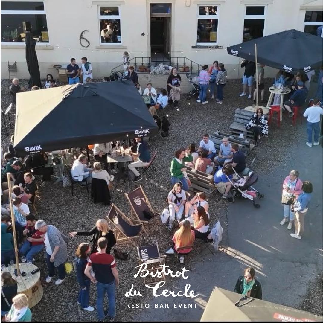 Première édition des Apéros du Bistrot 🍻
Un grand merci à la @brasseriedelasenne pour cette belle collaboration et à vous tous d’être venus partager ce moment avec nous dans une ambiance conviviale comme on les aime.

Vous avez répondu présent pour célébrer aussi les 6 ans du Bistrot — et ça, ça nous touche énormément. Merci pour votre fidélité, votre énergie et votre bonne humeur depuis toutes ces années ❤️

On remet ça très bientôt… avec une nouvelle brasserie surprise 👀
Restez connectés !