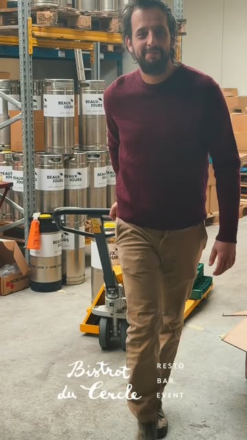 On fait le plein chez nos fournisseurs 🍺🥕

@agricoeurcoop @brasserie_des_beaux_jours @micro.biottes
#bistrot #local #beer #belgium #food