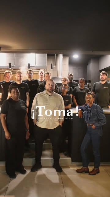 🎬 3 questions aux chefs 👨🏻‍🍳 #9 @toma_liege
On parle producteurs, tartines et nudistes 😂
@thomas.troupin nous emmène dans ses coulisses et me fait l’honneur d’un dressage à 4 mains 🙌🏻