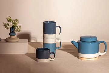 ⚡️Last chance to shop these beautiful blue teapots and cups! They’re making way for fresh new KINTA colors, so the final pieces are now available at 20% off.
Don’t miss out 🩵💙

Mistteas.com (free shipping above €50)
Or in our cosy shop 🤗