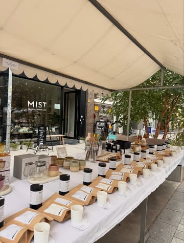 Het is weer Braderie ☀️

Welkom aan ons kraampje én binnen!

☀️Take-away drinks
☀️ Sales
☀️Nieuwe Kombucha
☀️Nieuwe Keramiek

Vrij en zat 10u-17u30
Zon 13u-17u30

Love to see you 💛