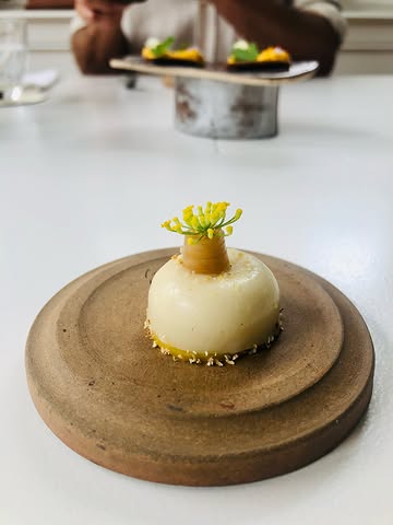 An unforgettable journey at Hummus x Hortense. 🌱✨

Truly one of the best vegetarian restaurants in the world. Each dish was a revelation—familiar veggies transformed into something extraordinary, both in taste and beauty. The chef’s passion, the respect for the farmers, and the creative mocktails from leftover ingredients—everything was exceptional. A once-in-a-lifetime dining experience you must have.

#HummusAndHortense #VegetarianGourmet #BrusselsLifestyle #finedining