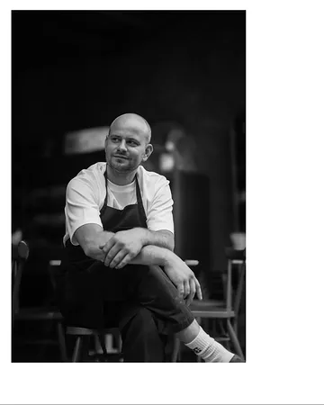 T E A M
Introducing our head chef Emile Desmet @desmetemile

After graduating from Belgium cooking school and a handful of stages, a stage at @lechateaubriand_ turned into a 10 year relationship with his mentor Inaki Aizpitarte. He took a pause from Paris to join In de Wulf for 1.5 years and returned as Chef de Cuisine for 5 years. After Paris Emile went to New York to take over the kitchen at @fulgurances_laundromat for 4 months, he then joined Inaki to help open @petitgrill_chezmaya in Basque. Followed by the openings of @elianerestaurant & @gigi_greenpoint before returning to Brussels.

Emile brings us a playful combination of Mediterranean, French, Basque & Belgium cuisine with the same philosophy as always, seasonal, local farmers and quality produce. Since joining us in March he's already established some signature dishes, including always homemade pasta and his beef tartare 'aller retour' with crisps!

Big shout-out to Clément Beck @_bcks & Thibault Le Noir @le_noir_thibault who complete our kitchen team!

We stay open all summer and Emile will be inviting some friends to join him in the kitchen for some special events, more details soon!

📷 @boogy_blow