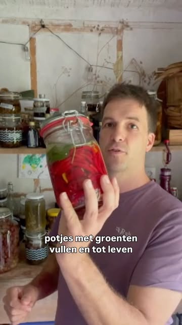 Leren fermenteren? Het kan op het Groene Doeners Festival! Op 17 oktober organiseren we workshops, lezingen en excursies en @misoman.be neemt je tussen 12u en 13u mee in de wondere wereld van groentjes fermenteren.

Het festival is volledig gratis, dus nodig iedereen uit die je kent voor een namiddag vol bijleren!