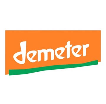 De IJzerkotmolen is ook een Demeter gecertifieerde molen. We vermalen graan uit de biodynamische landbouw volgens de Demeter principes. Voor de oogst 2025 is biodynamische spelt van @de_blauwe_spie beschikbaar.