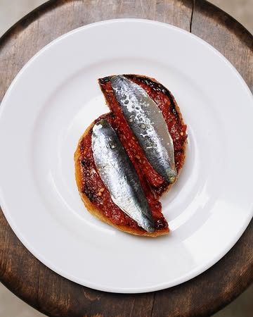 Summer menu at @labelleequipe.brussels