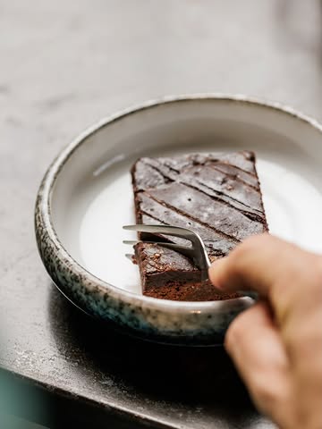 Rijk, donker, en precies decadent genoeg.