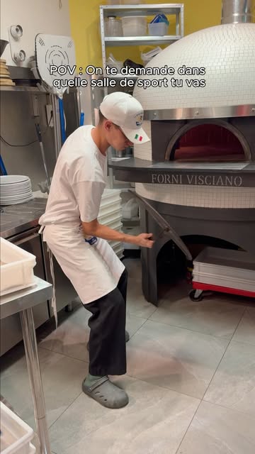 C’est la rentrée : certain.es reprennent un abonnement à la salle… nous, on reprend les services. 😂💪

Cardio, répétitions, charges lourdes et pizzas à la sortie du four. 🔥🍕

Chez BIGA, le programme est complet.
Et toujours dans la bonne humeur. 🤌

Bonne rentrée à tous les sportifs. 🫡
Et toi, c’est quoi ta salle ? 👀

#BIGA #TeamBIGA #KitchenLife #pizzeria