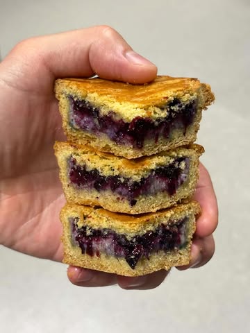 Gâteau basque - blueberry - almond

.
.
.
#craftsmanship #baker #fruit #organic