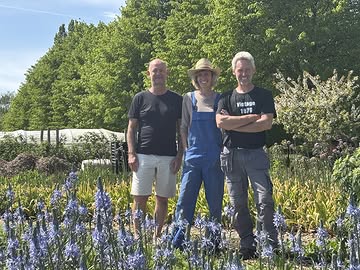 Het landschapspark Vlaamse Ardennen heeft een audiowandeling die langs onze moestuin passeert. Benieuwd? Je vindt hem terug op onze blog op onze website.
https://www.laurencesmoestuin.be/audiowandeling-in-mullem/