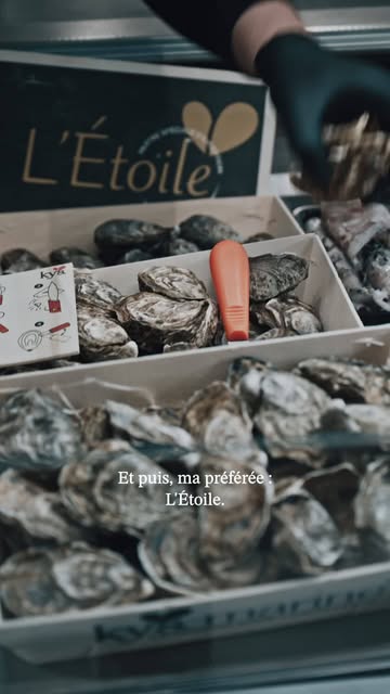 Derrière chaque huître qu'on te propose, il y a un nom : @kysmarine. 🦪

On t'en a déjà parlé, mais on ne s'en lasse pas. Ce sont pour nous parmi les meilleurs ostréiculteurs bretons, des passionnés qui bossent leurs huîtres avec une exigence rare. Résultat dans ta bouche : une huître nette, charnue, iodée juste ce qu'il faut, avec cette finale qui te donne envie d'en reprendre une. Puis deux.

Bien travailler, c'est aussi savoir s'entourer des bons. Et sur les huîtres, on ne transige pas.

Envie d'une belle douzaine pour le week-end ? Réserve-la en MP, par mail à onsenfish@outlook.be, ou au 081/60.11.14. On te garde ce qu'on a de plus beau. 🐟

#OnSenFish #Huitres #KYSMarine #Namur #Belgrade #ArtisanPoissonnier #PoissonnerieArtisanale #FoodNamur #Ostreiculture #Bretagne

— 𝗢𝗻 𝗦'𝗲𝗻 𝗙𝗶𝘀𝗵 · 𝗣𝗼𝗶𝘀𝘀𝗼𝗻𝗻𝗲𝗿𝗶𝗲 𝗮𝗿𝘁𝗶𝘀𝗮𝗻𝗮𝗹𝗲 · 𝗡𝗮𝗺𝘂𝗿
📍 𝗔𝘃. 𝗝𝗼𝘀𝗲𝗽𝗵 𝗔𝗯𝗿𝗮𝘀 𝟭𝟭𝟯 — www.onsen.fish

#OnSenFish #ArtisanPoissonnier #PoissonnerieNamur #DécouvrezLaMerAutrement
