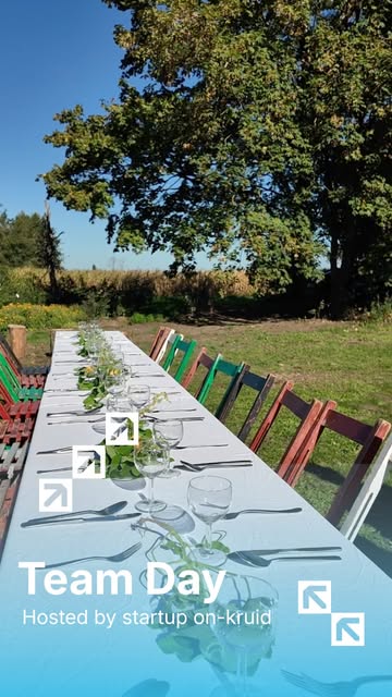 At Start it @KBC, we work with startups across every field imaginable. For our latest Team Day, we traded the office for a very real one. 🌱

We spent the day in the fields at on-kruid, an organic farm in Lievegem that grows herbs and turns them into teas and other natural drinks. Seeing first-hand how a startup from our 2024 cohort has grown was the perfect way to recharge as a team.

A big thank you to the @on_kruid.be team for opening up their farm to us, and to @compliments.of.nature.a for the delicious flavours that kept us going throughout the day!

Check them out on http://www.on-kruid.be