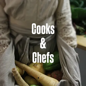 🌿 Revolutionaries.
 you & me
Standing somewhere in the spinning circle of the problems of agriculture.
And it is sad that such an untouched part of our lives
has become a discussion about quality.

❤️Yet among us there is group of people
with great power.

👉Cooks. Chefs. Educators
 Because

🥕We have this moment
when we place orders for the service,
when we plan the menu,
when we plan an event.
🧄And here — all the power is in our hands.
👉To choose a good local farmer,
a supplier,
a producer.

💚This is our strength —
exactly in this moment.
The most important story of this service
can become the moment
when we change the world.

👉When we can decide
that we want to order food from a specific farm
because it represents important values.
👉When we take decisions into our own hands🙌
and choose to support the local economy.
And we must be persistent.
♥️Because this is our revolution♥️
🍽This one ethical plate
is our revolution.
♥️Your story,
♥️your choice as a chef,
♥️that you want to pass important values to your clients.

To tell the story hidden

in porcelain,
on a paper plate,
in pita bread,
in a hamburger.

Because values do not live only in fine dining.
They live wherever food is served.

We can tell.
Inspire.
Appreciate.

🍽On these plates
there is a value greater than many words.

♥️We have one of the most wonderful profession in the world,
So strong one.
Let us bring into it values
and respect for the product,
education and conversations
that will resonate as inspiration.

✨️So that together we create a different tomorrow
and take care of those who take care of us,
those who take care of what is most important —
Mother Earth.

♥️
With LotsOfLove Aleksandra

@mondedesmillecouleurs
@tschaaphof
 @verschil_naturelle
 @groentegem
@iledebambecque
 @de_pret
@on_kruid.be
@lincelam
@chou_fleur_bioboerderij
@brugboerbart
@moutdamme
@__padoo__