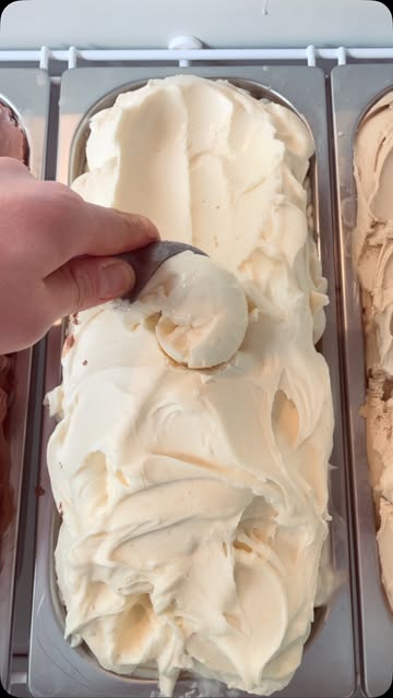 Ontdek nu het mooiste verborgen terras… ter wereld (bescheidenheid siert de mens 😉). Kom je genieten van onze nieuwe ijssmaak? …. Ricotta-sinaas!

Of koffie.
En taart.
Of een biertje?
Wijntje?
Met een kaasplankje?

Wist u trouwens dat alles bij ons volledig bio is en huisgemaakt?

Gewoon genieten!

#slowfood #belgium #liefde #foodie #delicious