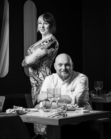 Aujourd’hui, le Bagù fête ses 4 ans !

Quatre années déjà que nous avons la chance de vous accueillir , de cuisiner avec passion et de partager avec vous tant de moments précieux.

Merci du fond du cœur à toutes celles et ceux qui franchissent notre porte, reviennent nous voir, nous encouragent et parlent du Bagù autour d’eux. Votre fidélité, vos sourires et vos mots nous touchent profondément. C’est grâce à vous que cette belle aventure continue et grandit chaque jour

Quatre ans déjà… et toujours la même envie de vous faire plaisir, de vous régaler et de partager encore de nombreux moments ensemble !

Avec toute notre gratitude,

Sophie et steven