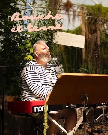 Les bonnes choses prennent du temps. So does our programme. What we can tell you: Er is vuur, il y a de l'eau, er is eten, there will be movement, music and things made by hand, Et oui, il y aura des tomates. Can't wait to know more? Neither can we. Stay tuned — we'll drop it like it's hot

Reserveer nu. Limited tickets. Unlimited experience. bouche-terre.be

Curated by Ceci est Passata & Le Monde des Mille Couleurs. Rooted together with Leader Westhoek.