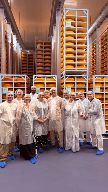 To kick off our teambuilding day, we visited @flandrienkaas in Wervik. 🧀

It’s no secret that we’re huge fans of this local product, it’s almost always featured on one of our menus.

We got a behind-the-scenes tour of the factory and saw how this artisanal cheese is made from scratch, with so much passion and craftsmanship.

Thank you Jan for your warm hospitality, the great tour, and for sharing your passion with us and giving us a look behind the scenes. 🙏

#thisisrebelle #flandrienkaas #teambuilding #streekproducten