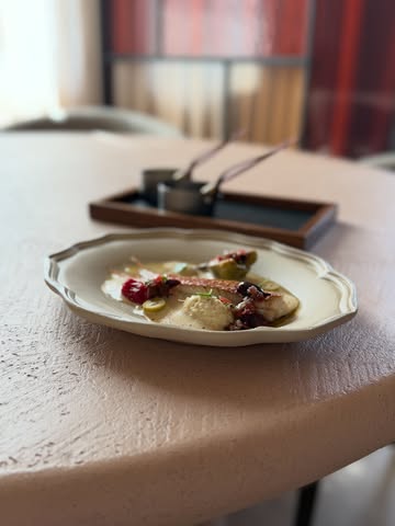 Last week on the menu, as we are prepping our new autumn menu to launch next week.
ROUGET BARBET slowly confit in roasted garlic oil, artichoke barigoule, cream of artichokes, olives & tomato salsa. A salad of north sea crab seasoned with togarashi, a rich crab sauce.

When its summer I automatically adapt to these provence, southern flavours, I think its because of the vegetables, the weather, etc…
It was one job filleting & portion the Rougets like this, but I enjoyed it everytime when they leave the pass.

#thisisrebelle #martijndefauw #rougetbarbet #michelin