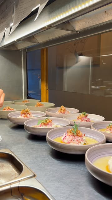 Wij zijn nog een weekje open, tot 14 augustus! Daarna koken we een dagje op @einder.kaprijke & gaan we er even tussenuit! Vanaf 8 september zien we jullie graag terug! 🌞 🌊
