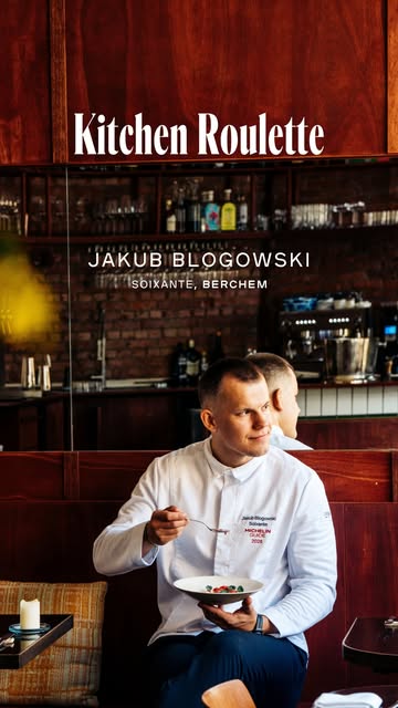 In zijn gastro-bistro Soixante in Berchem combineert chef Jakub 'Kuba' Blogowski op een inventieve manier lokale ingrediënten met zijn Poolse achtergrond: hier eet je pierogi, de Poolse dumplings, met een lepel kaviaar.

Nog zo'n bijzondere combinatie proef je in zijn eerste Sabato-gerecht, een dessert met aardbeien en pasta.

Het recept vind je nu op sabato.be.

Coverbeeld: @evabeeusaert