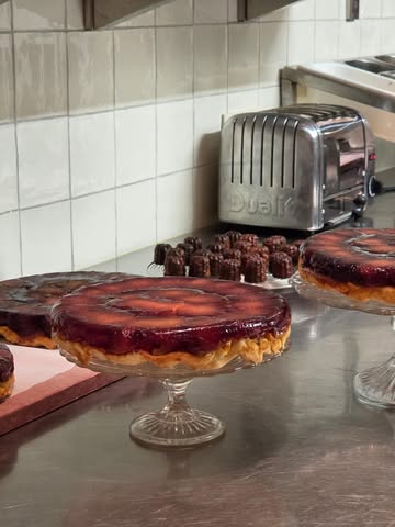 Prachtig blinkende Tarte Tatin voor iemands verjaardag 🎂