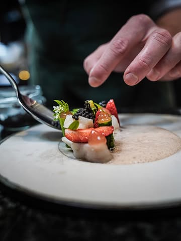 La cuisine du Restaurant Primitif, c’est du goût, de la passion, des produits locaux et des producteurs passionnés. 🌿

Réservez votre table dès maintenant.

📷 : @thomson.studio