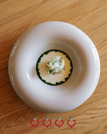 Un radis de plus pour @pollen.pollen.pollen dans le Smart Guide 🌱 Et ça, ça nous fait vraiment plaisir !

Une jolie reconnaissance pour @francois__durand et toute son équipe, qui font vivre chaque jour une cuisine qui nous ressemble : proche de la nature, de notre potager et des producteurs locaux, avec le végétal qui prend fièrement le devant de la scène 🌿

Pollen, c’est une cuisine bien sûr, mais c’est aussi un projet, une philosophie et beaucoup de passion. Alors voir tout ce travail reconnu et le projet continuer à grandir, forcément, on est fiers 💚

Bravo François, bravo à toute la team Pollen et à toutes celles et ceux qui contribuent à cette belle aventure aux Terres du Val.

Et merci au Smart Guide pour ce radis de plus… on va en prendre soin ! 😉🌱